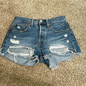 Levi’s 501 cutoff shorts